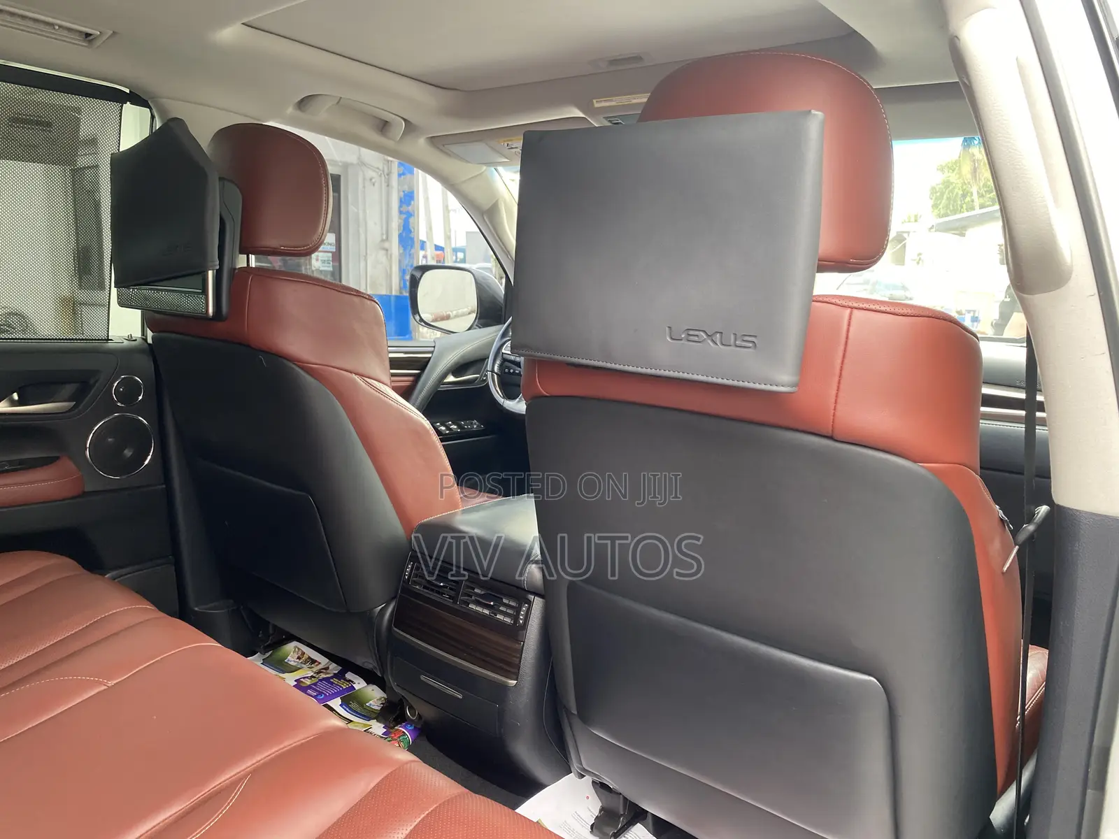 Lexus LX 570 AWD 2019 White