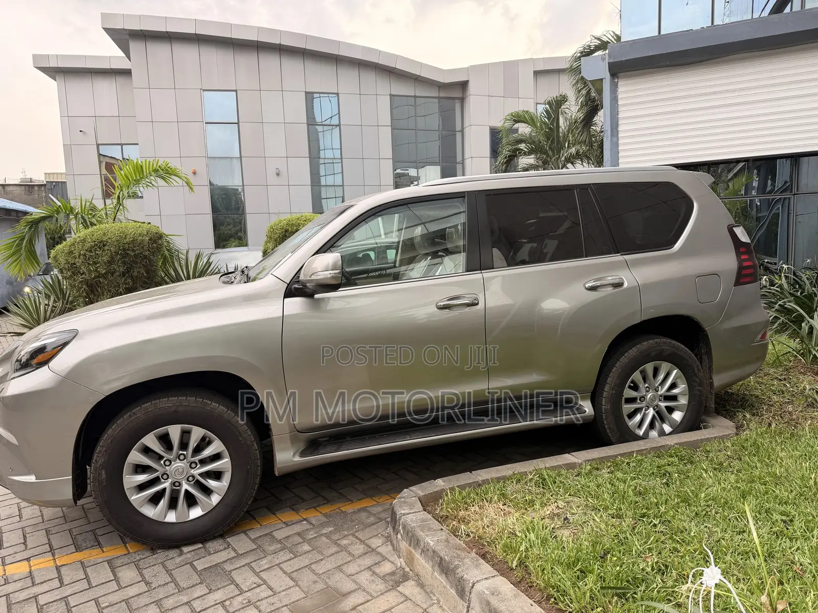 Lexus GX 460 2021 Silver