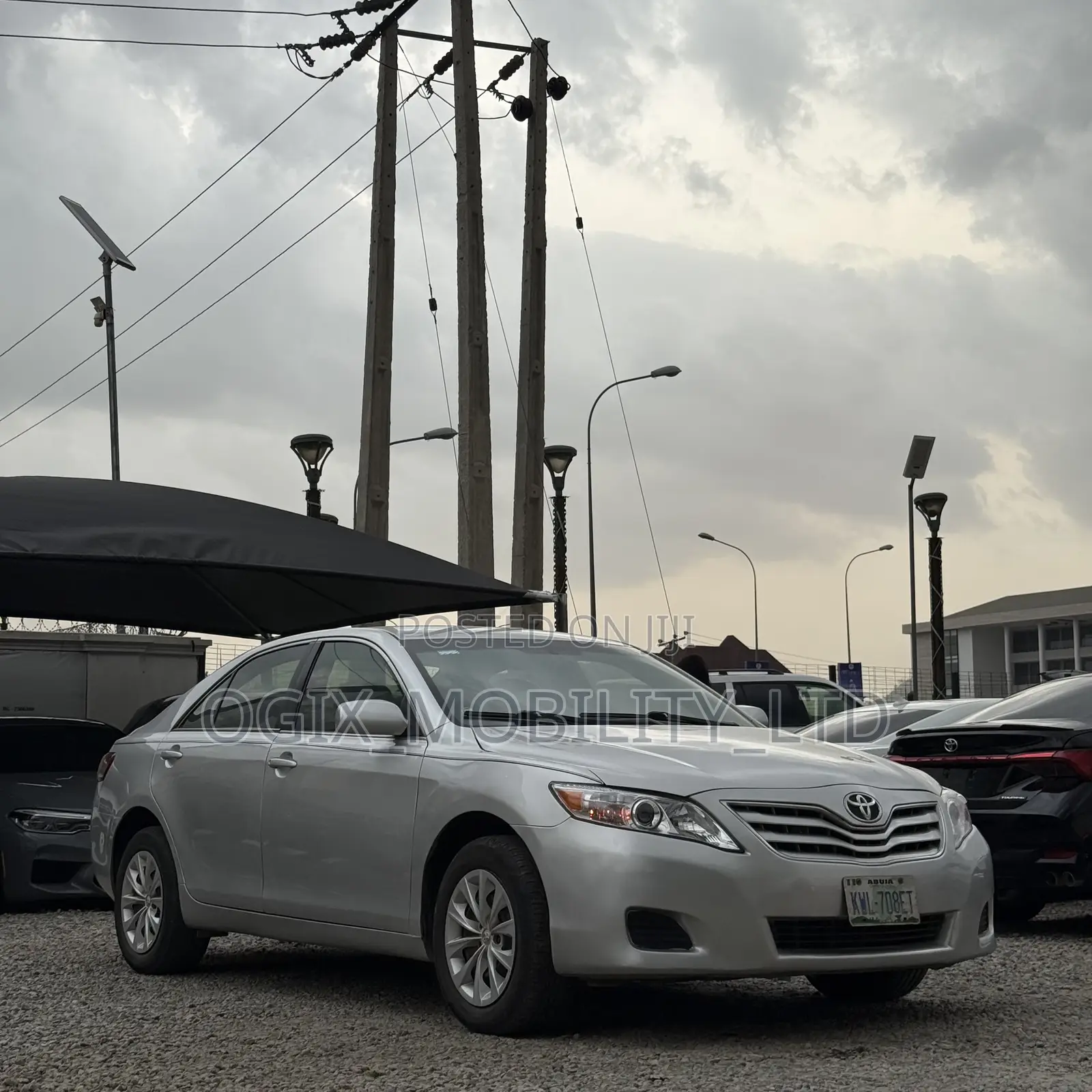 Toyota Camry LE 4dr Sedan (2.5L 4cyl 6AM) 2010 Silver