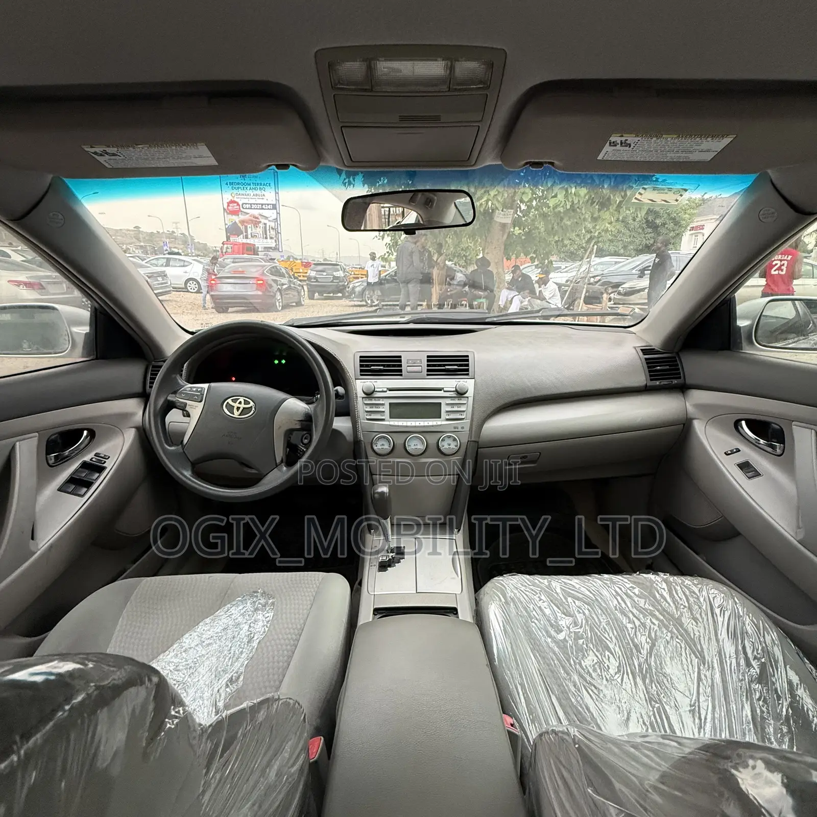Toyota Camry LE 4dr Sedan (2.5L 4cyl 6AM) 2010 Silver
