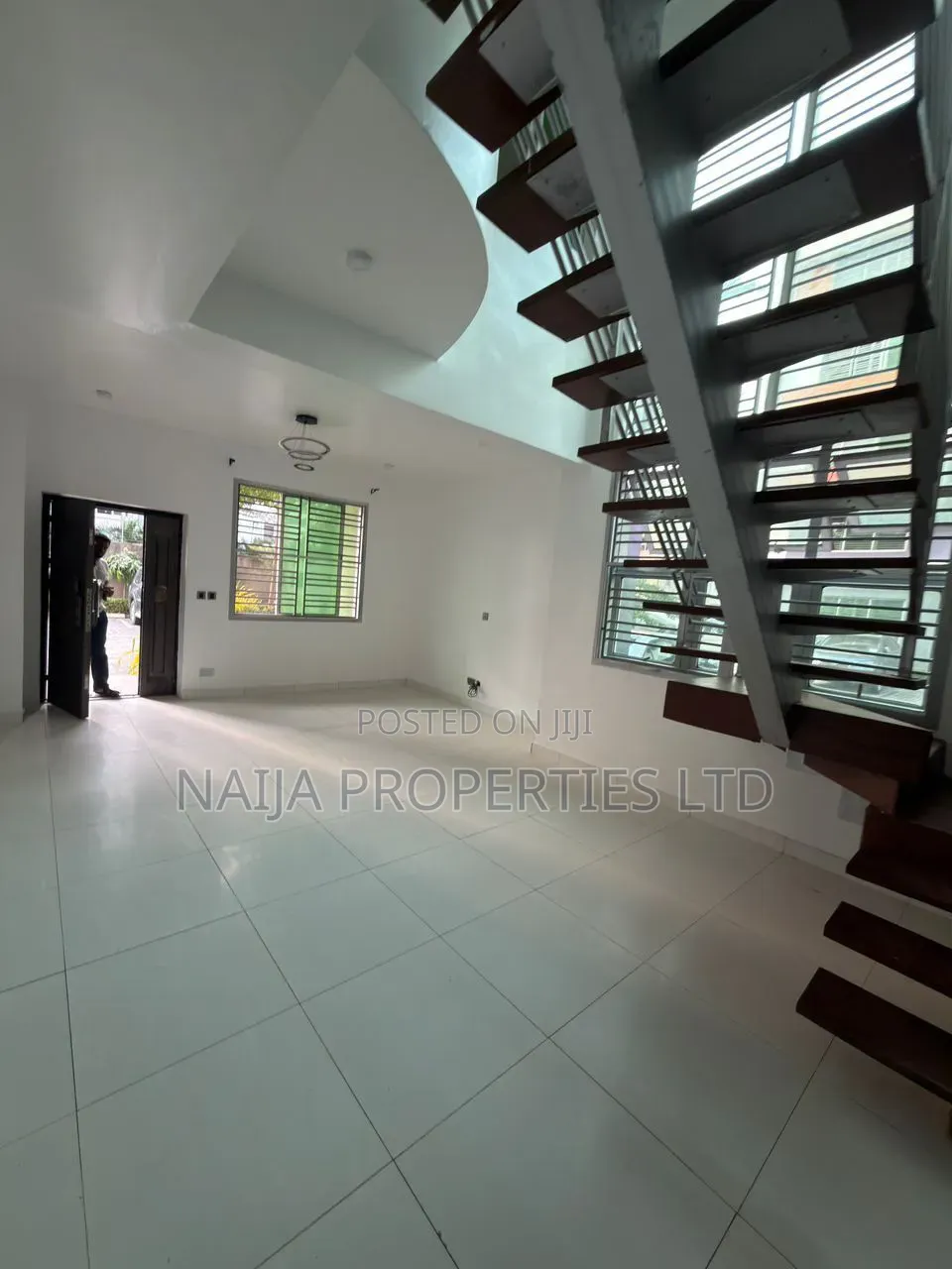 2bdrm Maisonette in Richmond Garden, Ikate for rent