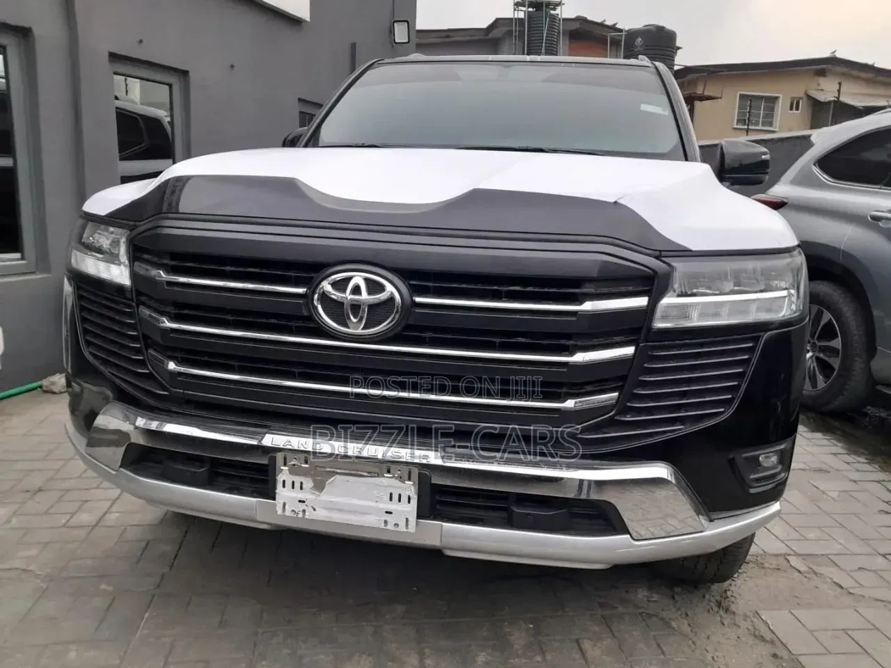 Toyota Land Cruiser LC300 2024 Black