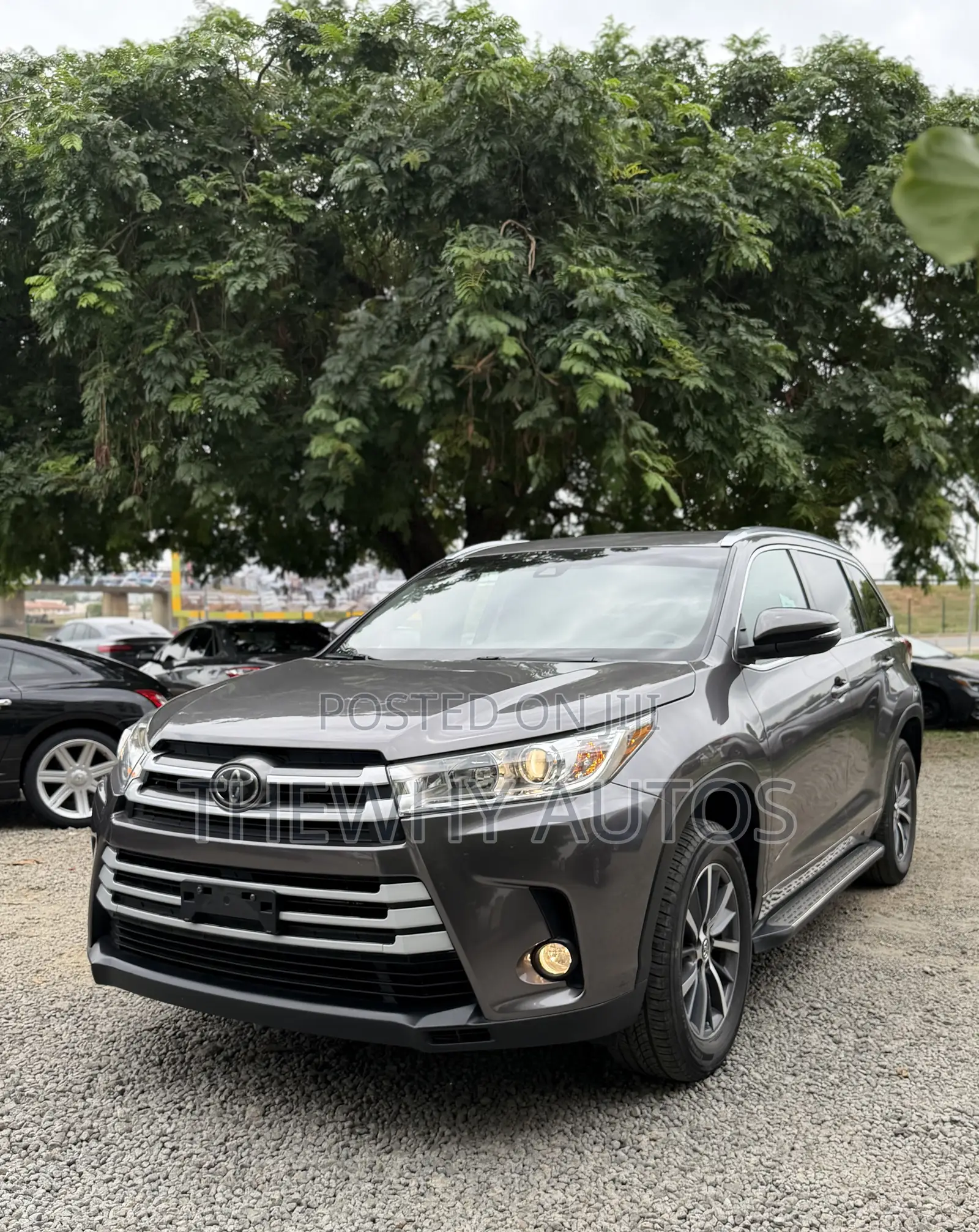Toyota Highlander XLE 4x2 V6 (3.5L 6cyl 8A) 2017 Gray