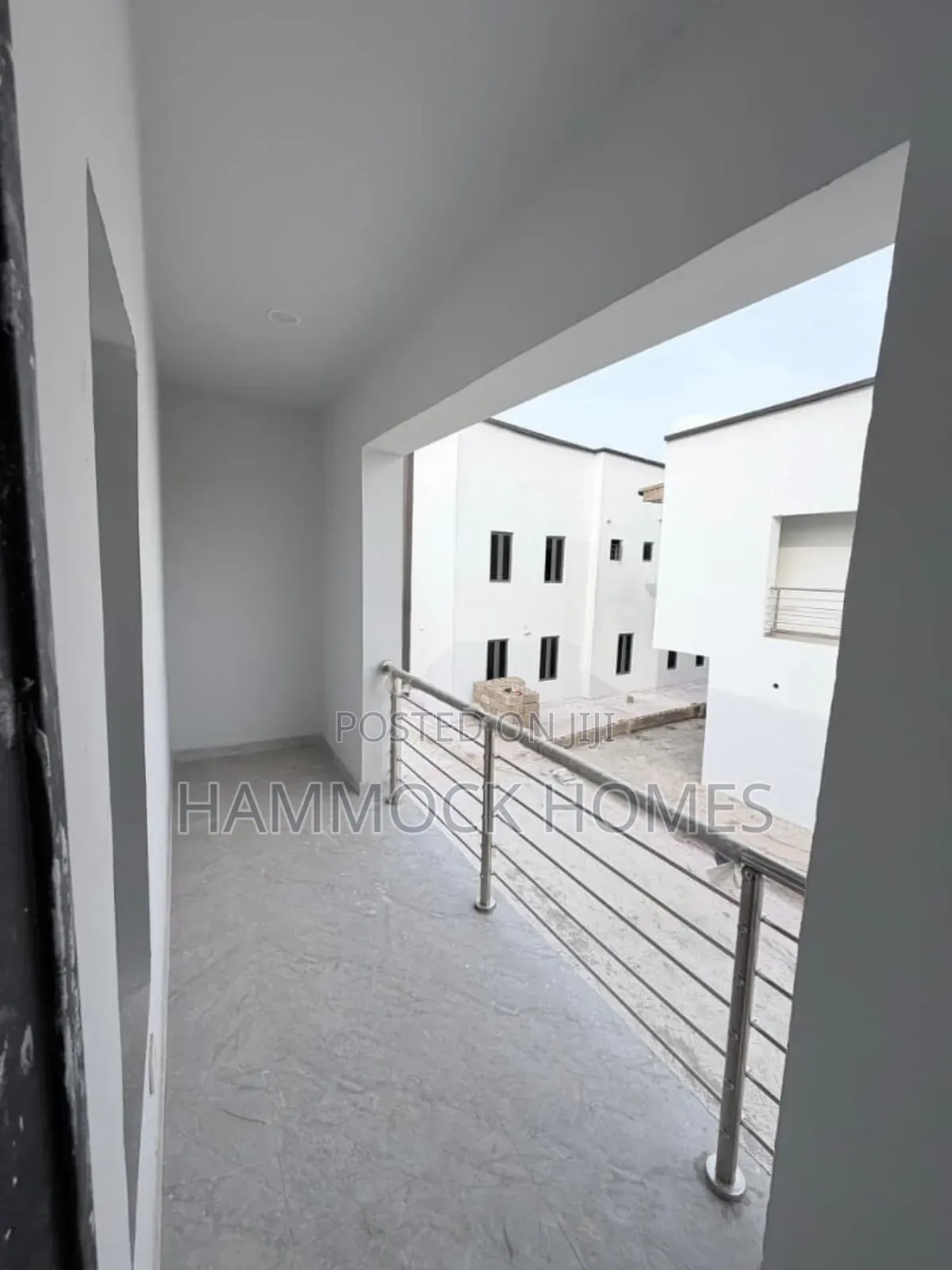5bdrm Penthouse in Bera Estate, Akobo for sale