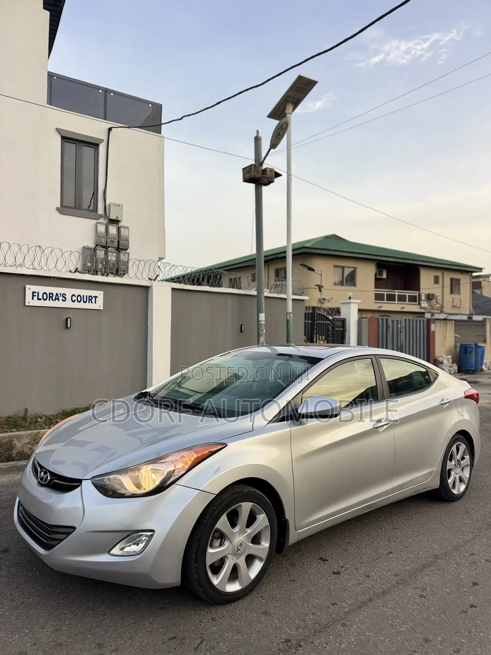 Hyundai Elantra GLS Sedan FWD (1.8L 4cyl 6M) 2013 Silver