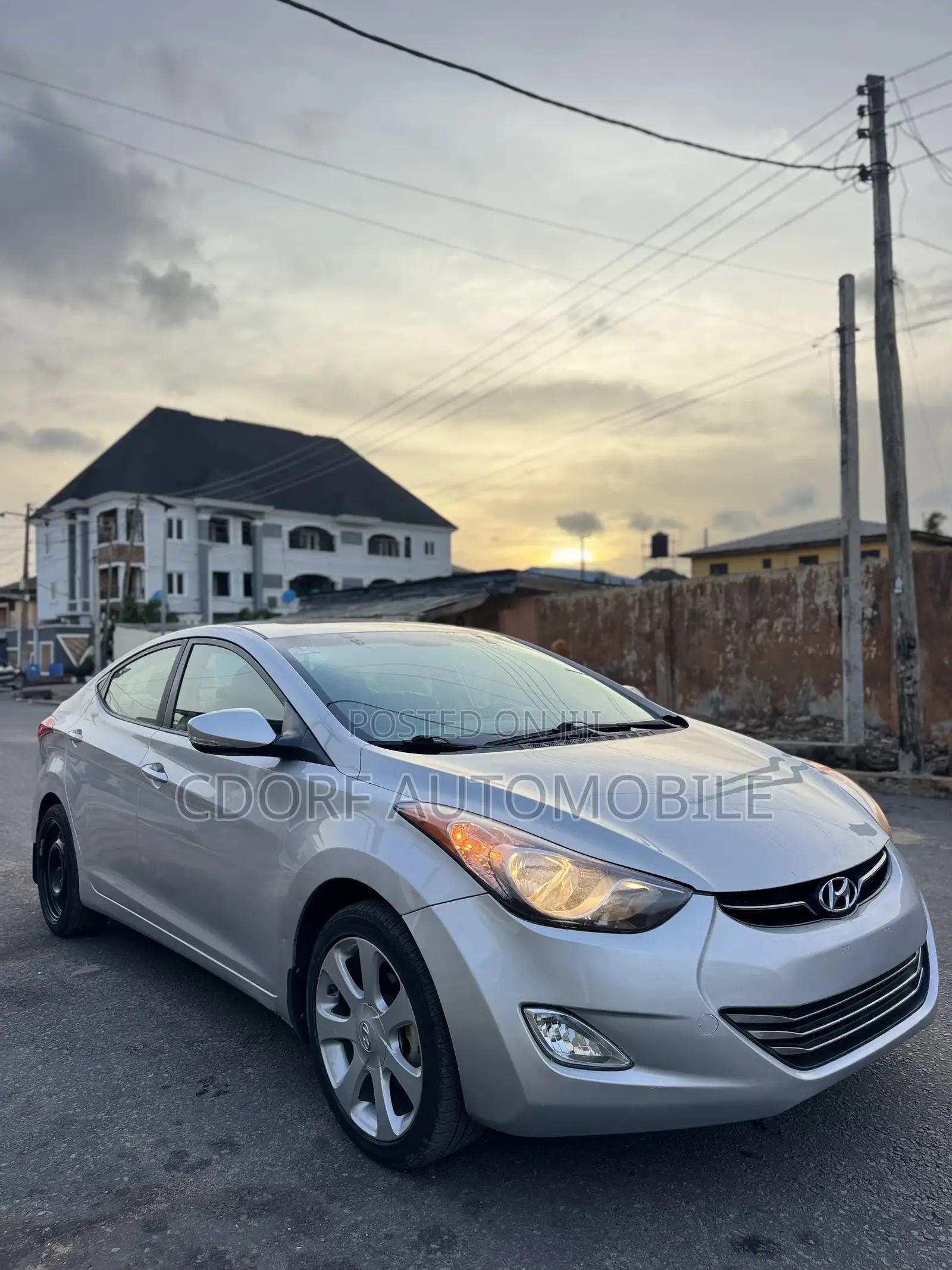 Hyundai Elantra GLS Sedan FWD (1.8L 4cyl 6M) 2013 Silver