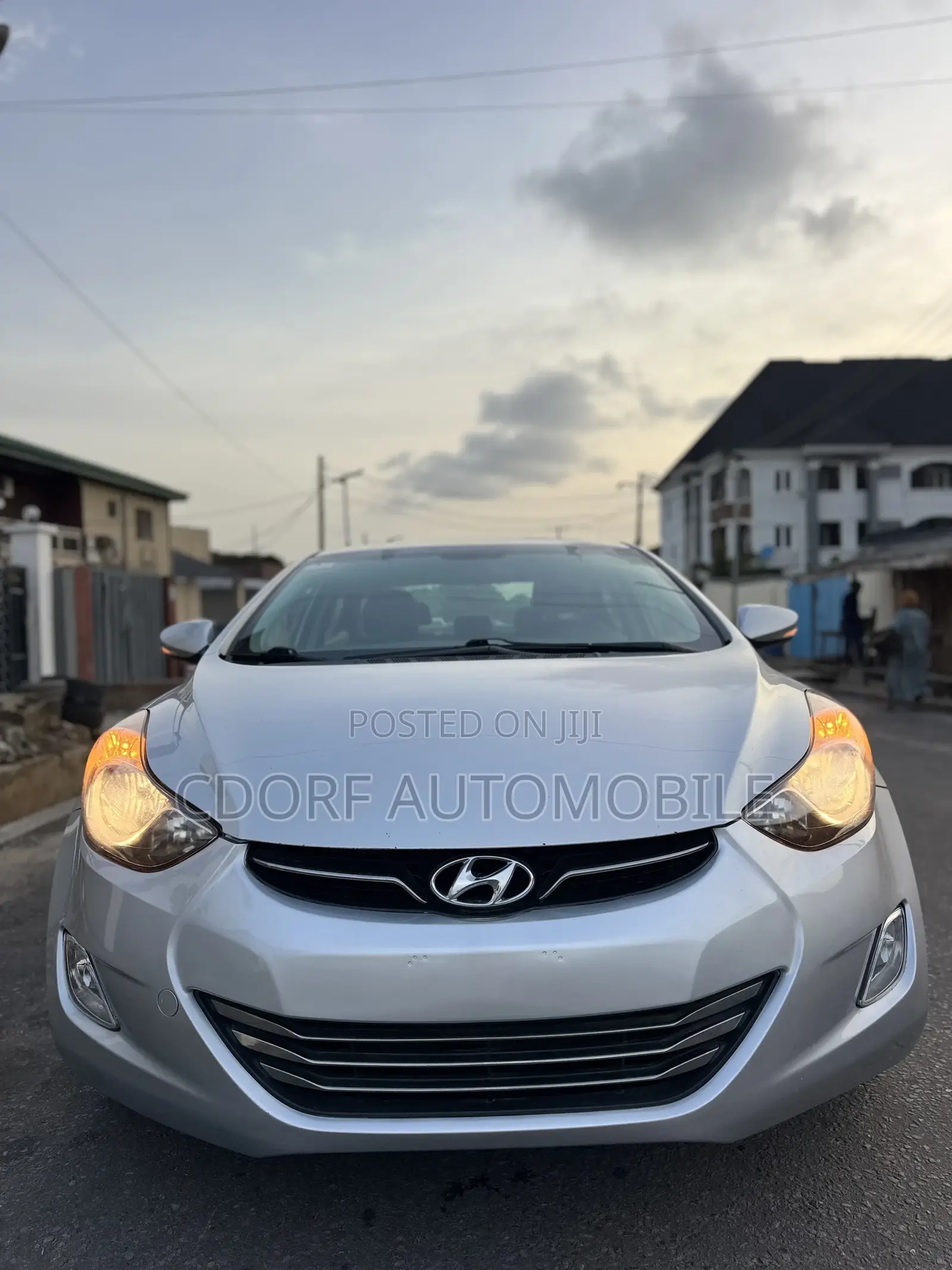 Hyundai Elantra GLS Sedan FWD (1.8L 4cyl 6M) 2013 Silver