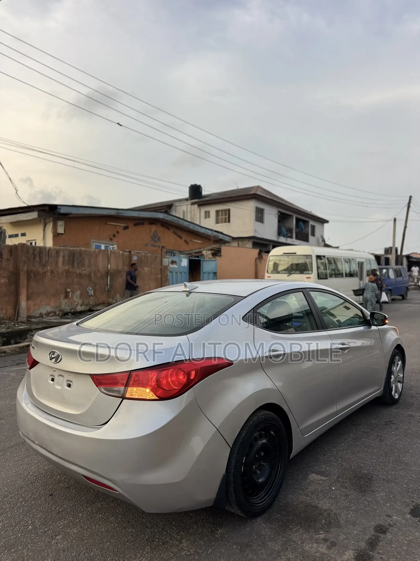 Hyundai Elantra GLS Sedan FWD (1.8L 4cyl 6M) 2013 Silver