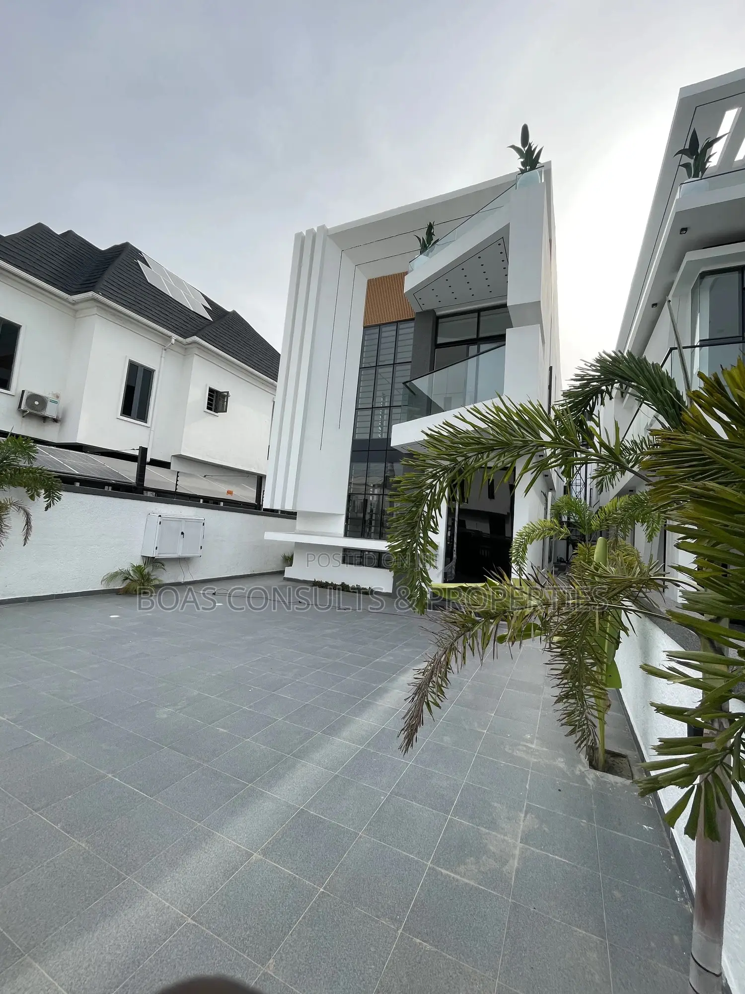 5bdrm Duplex in Lekki Phase 2 for sale