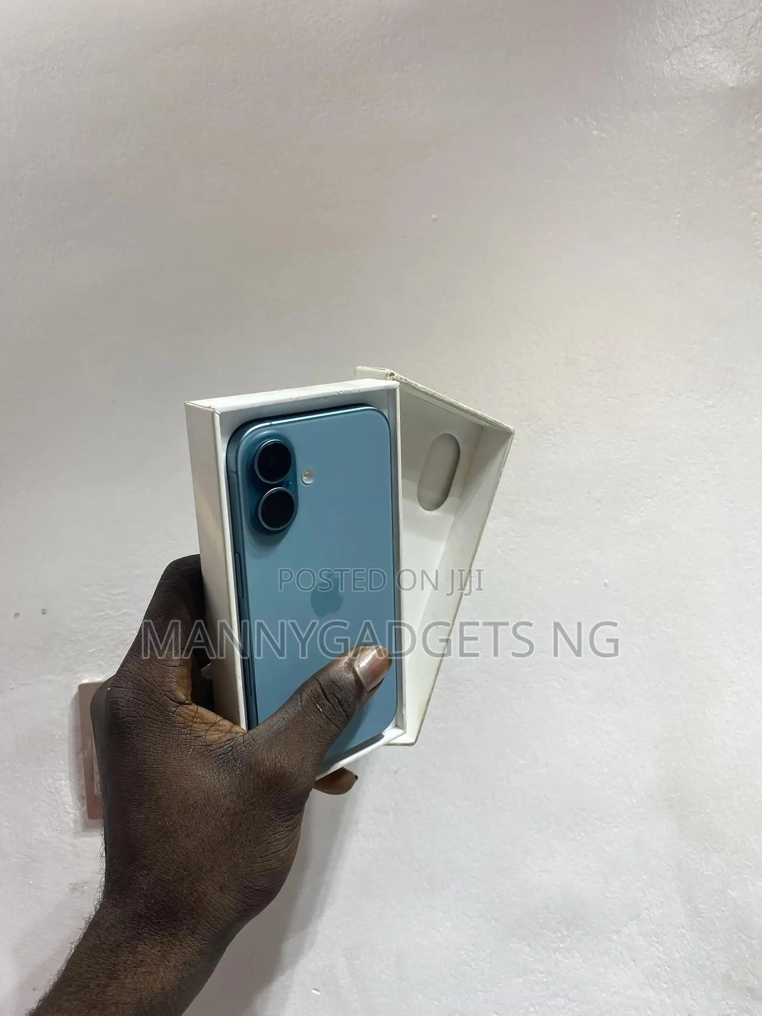 Apple iPhone 16 128 GB Green