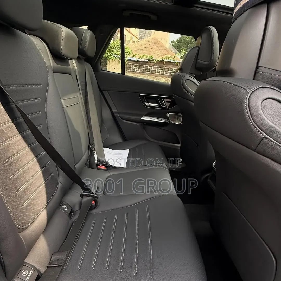 Mercedes-Benz GLC-Class GLC 300 2024 Silver