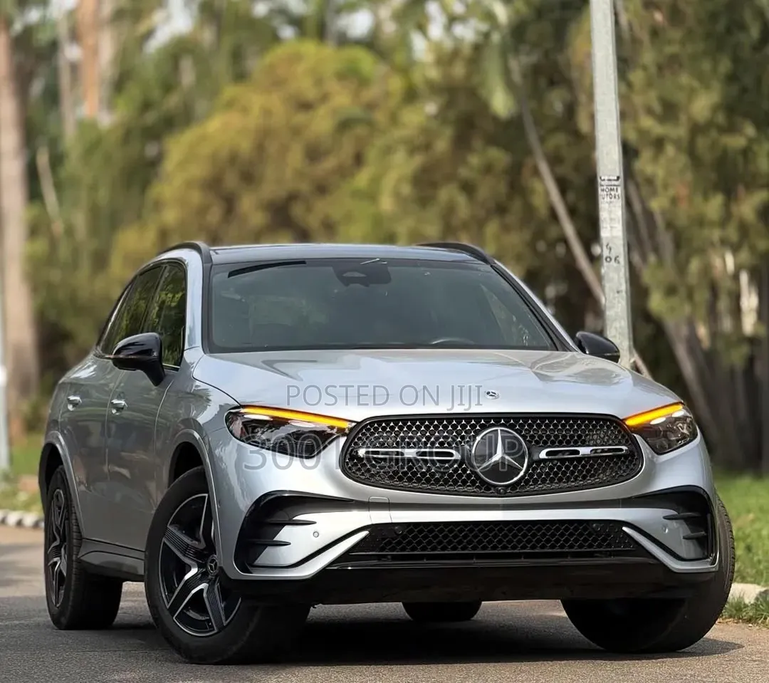 Mercedes-Benz GLC-Class GLC 300 2024 Silver