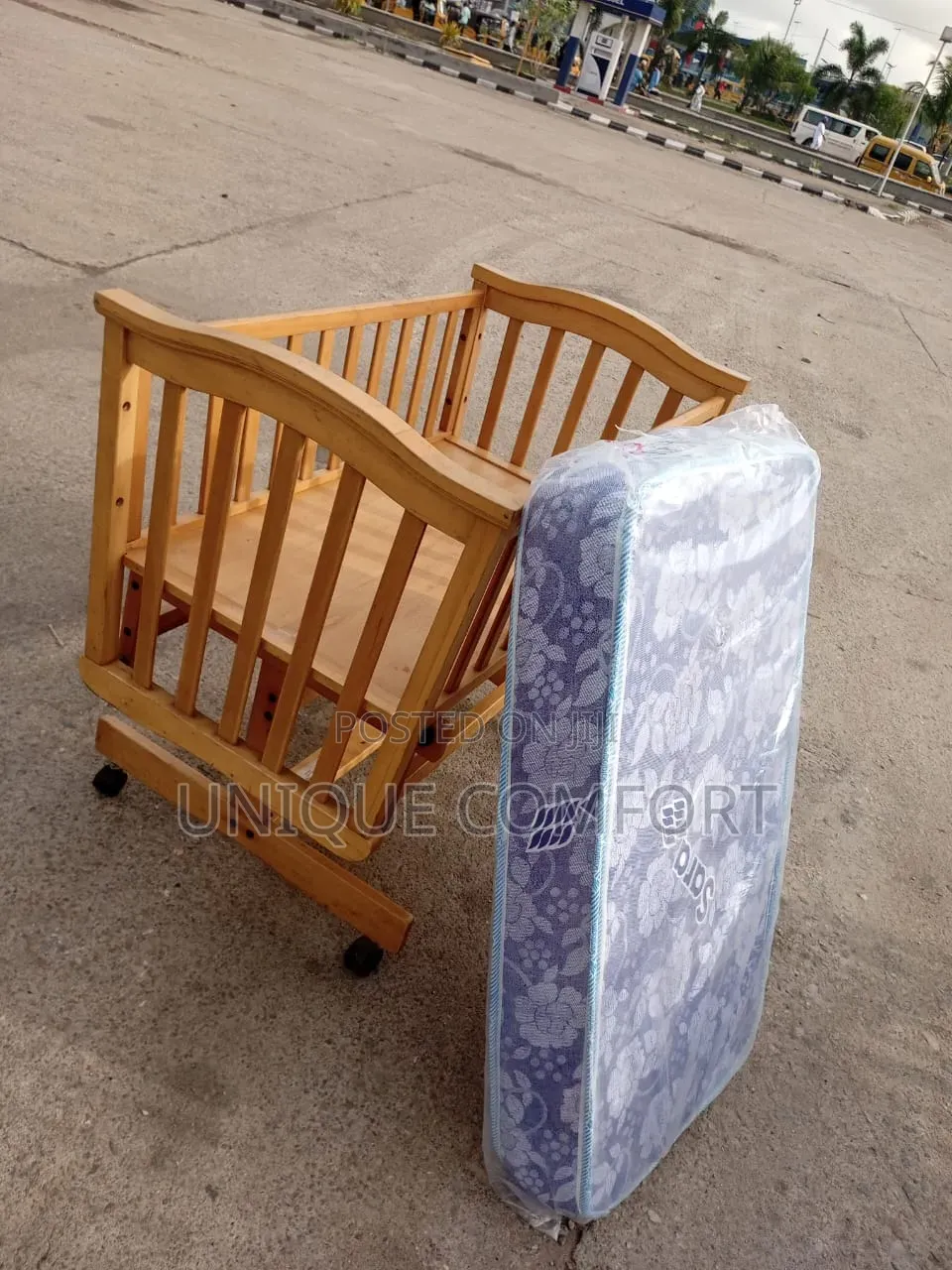 Tokunbo Baby/Toddler Wooden Bassinet With Wheel and Brand New Mattress