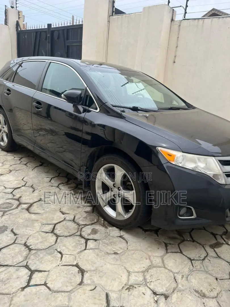 Toyota Venza LE 2016 Black