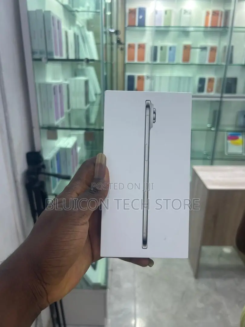 New Apple iPhone Air 256 GB