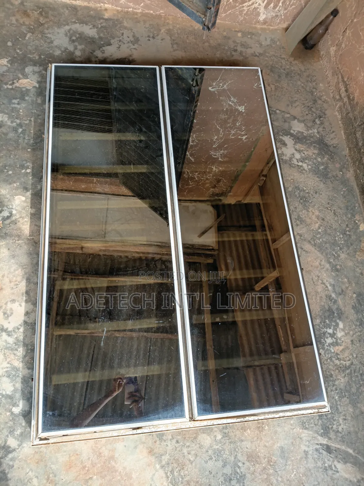 Expertly Crafted Aluminium Frameless Window