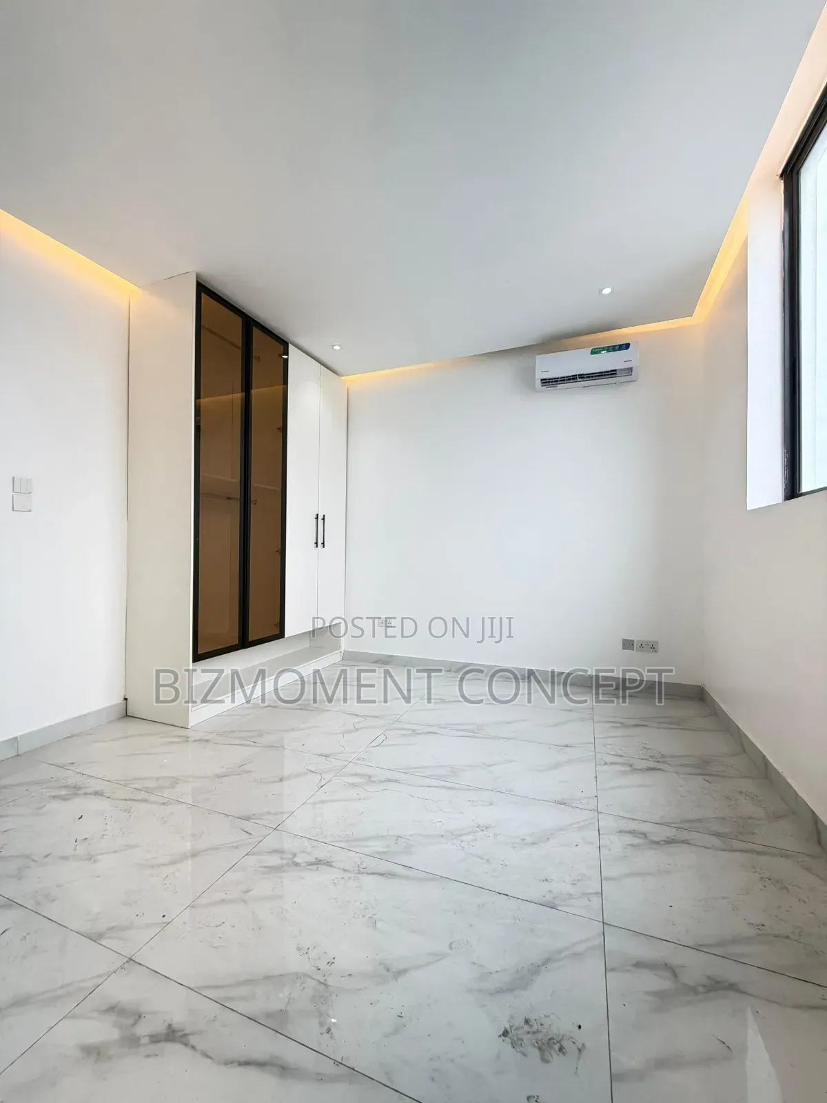 2bdrm Block of Flats in Lekki Phase 1 for sale