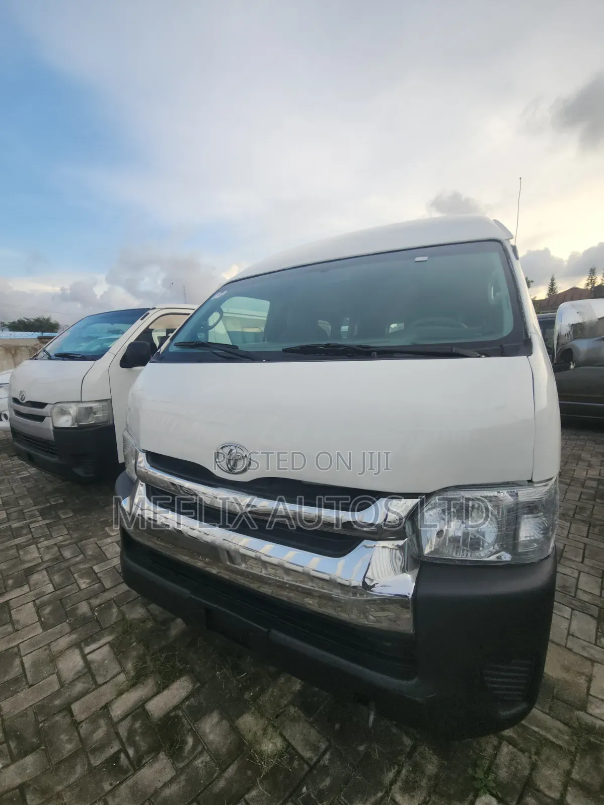 Toyota HiAce 2012 White