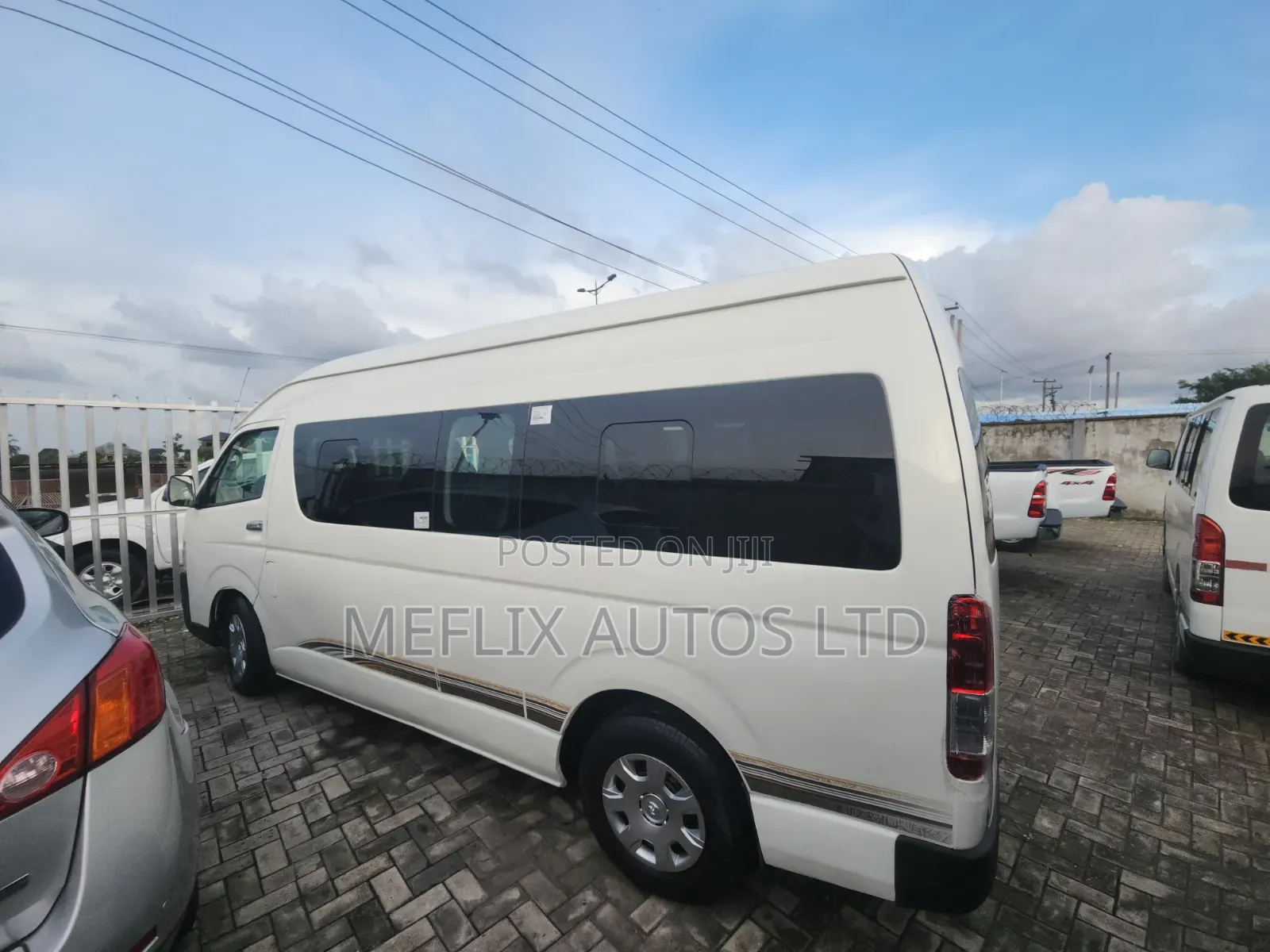 Toyota HiAce 2012 White