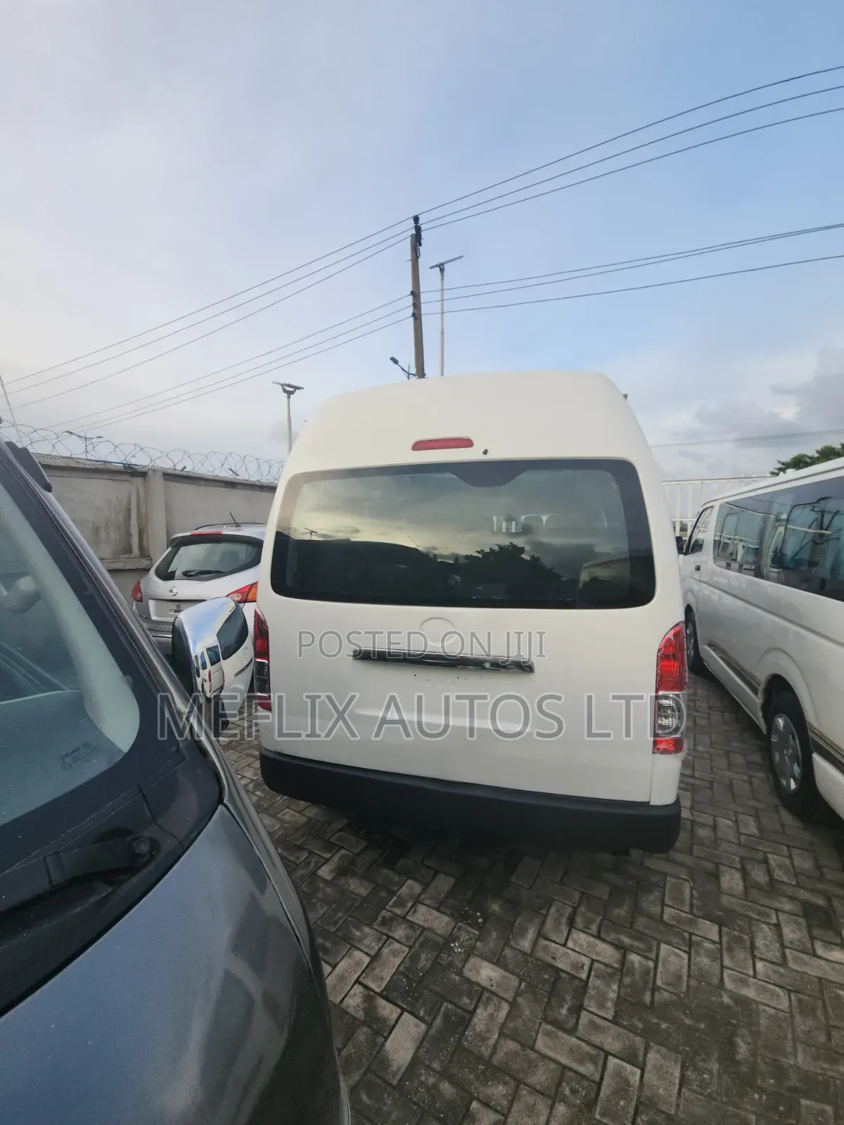 Toyota HiAce 2012 White