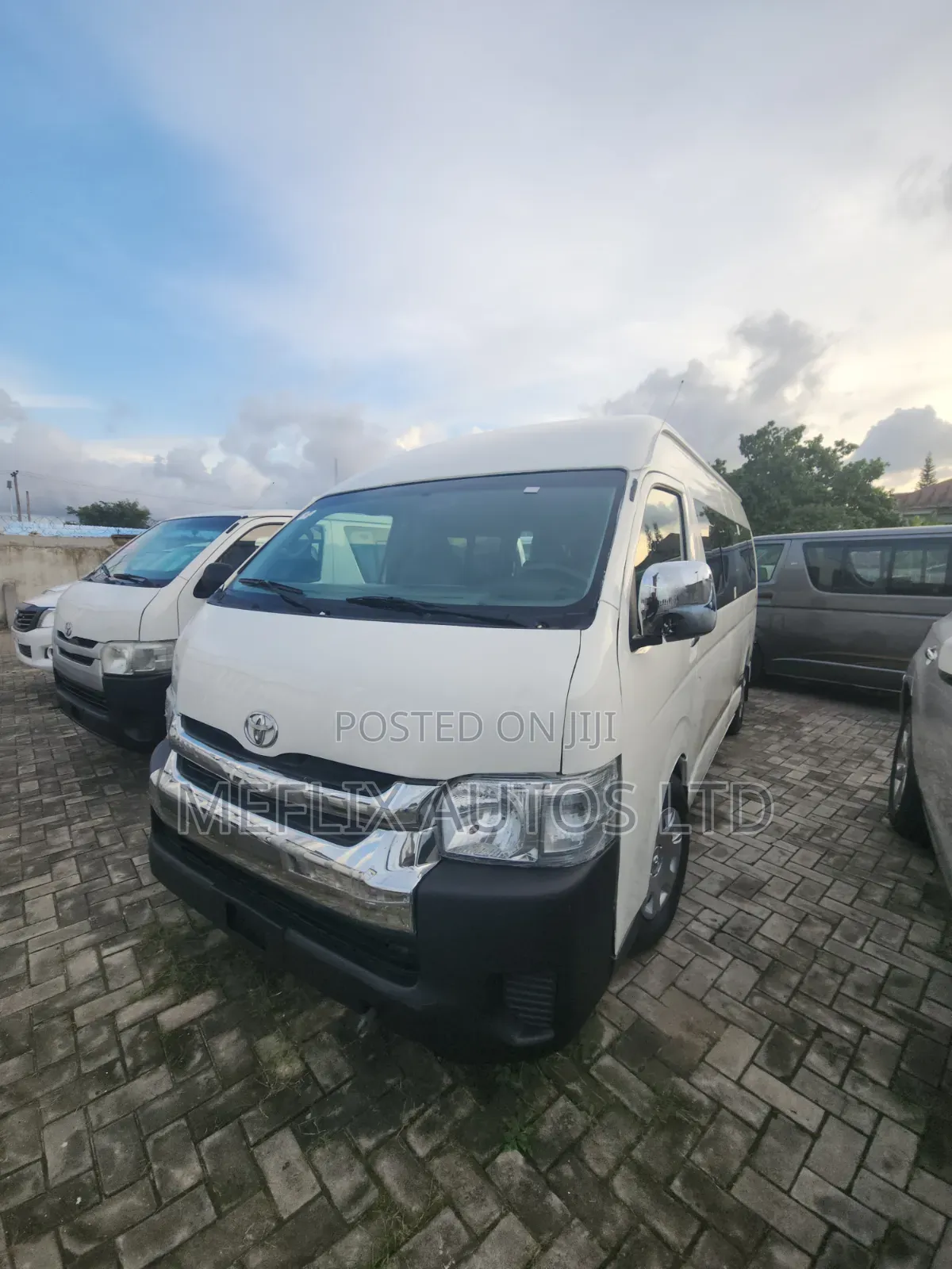 Toyota HiAce 2012 White