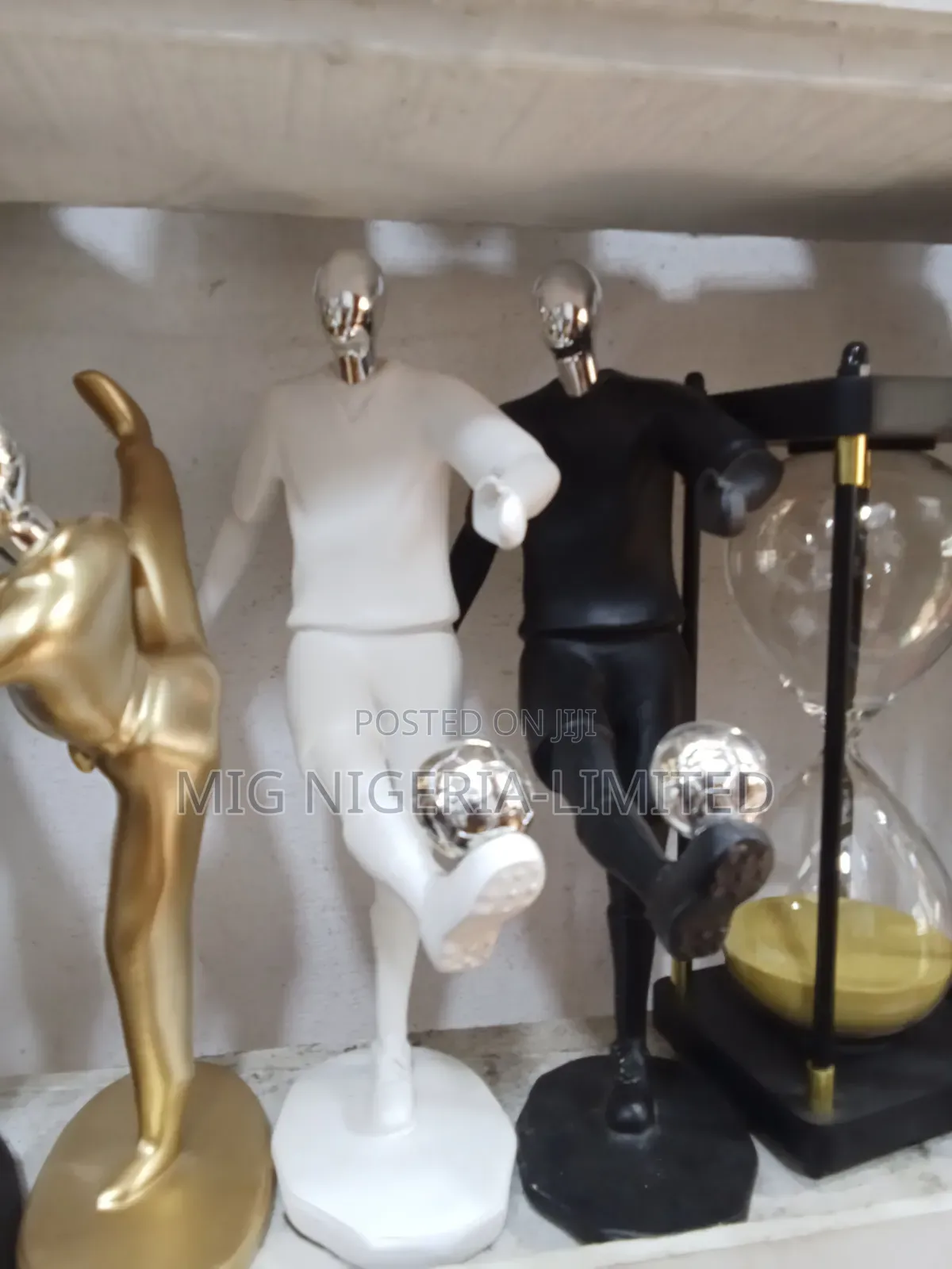1pc Football Figurines Shelves Table Decoration