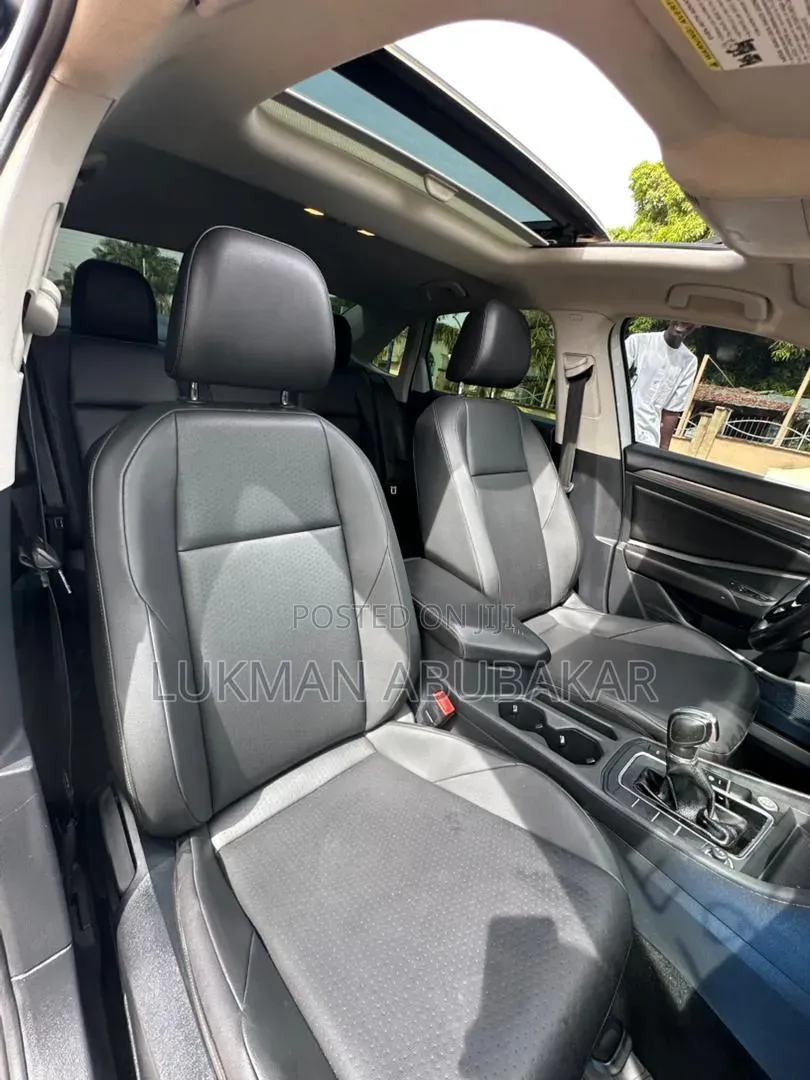 Volkswagen Jetta 2019 Gray