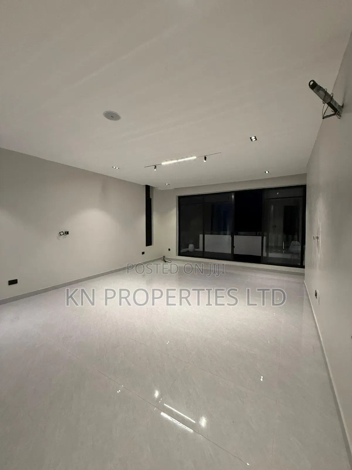 5bdrm Duplex in Lekki for sale