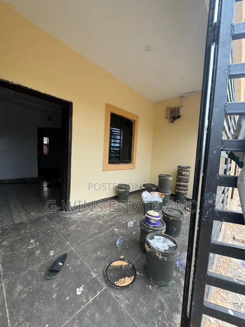 3bdrm Block of Flats in Aruogba Off Airport, Benin City for rent