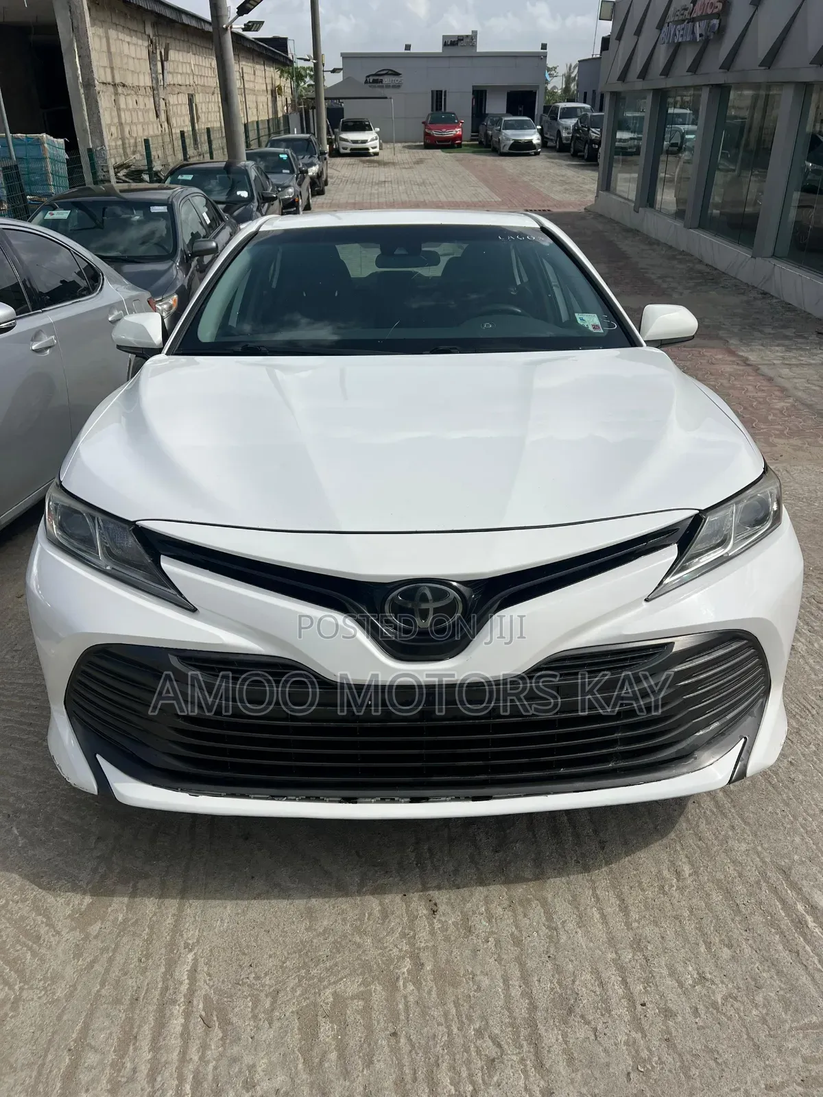 Toyota Camry LE FWD 2020 White
