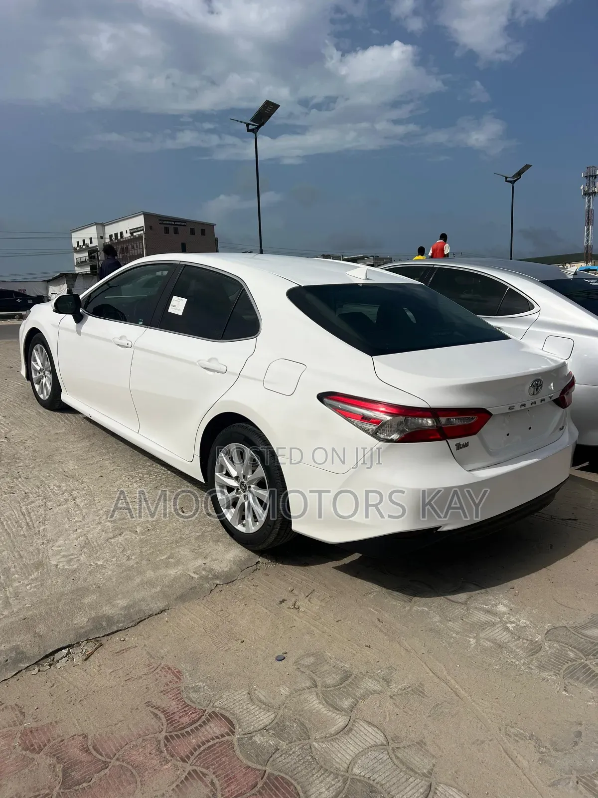 Toyota Camry LE FWD 2020 White