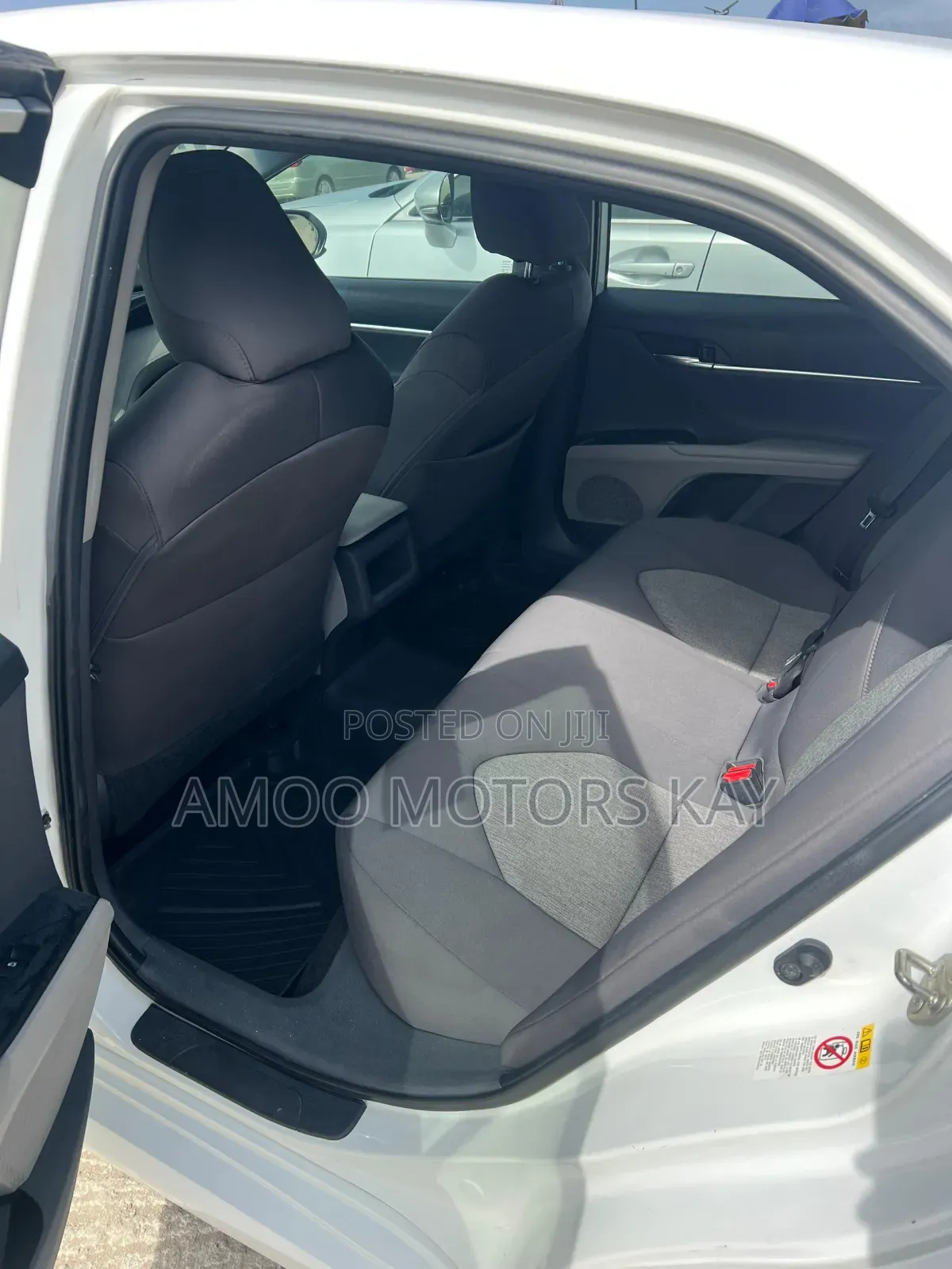 Toyota Camry LE FWD 2020 White