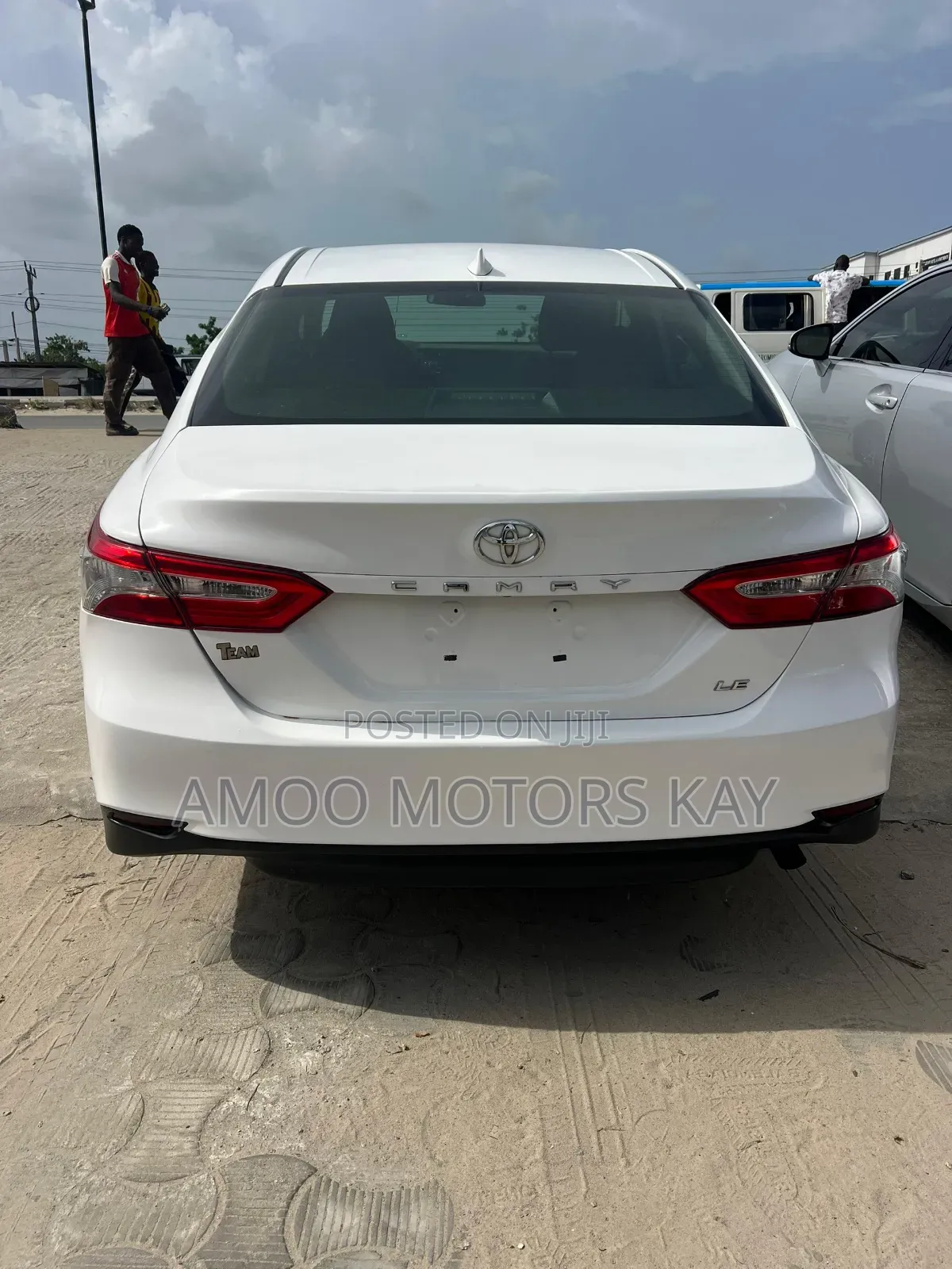Toyota Camry LE FWD 2020 White