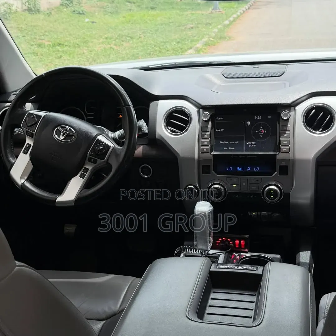Toyota Tundra 2021 Silver