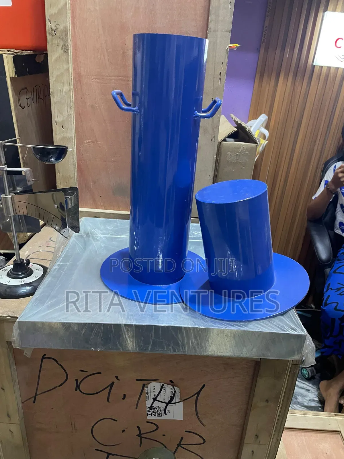 Sand Pouring Cylinder