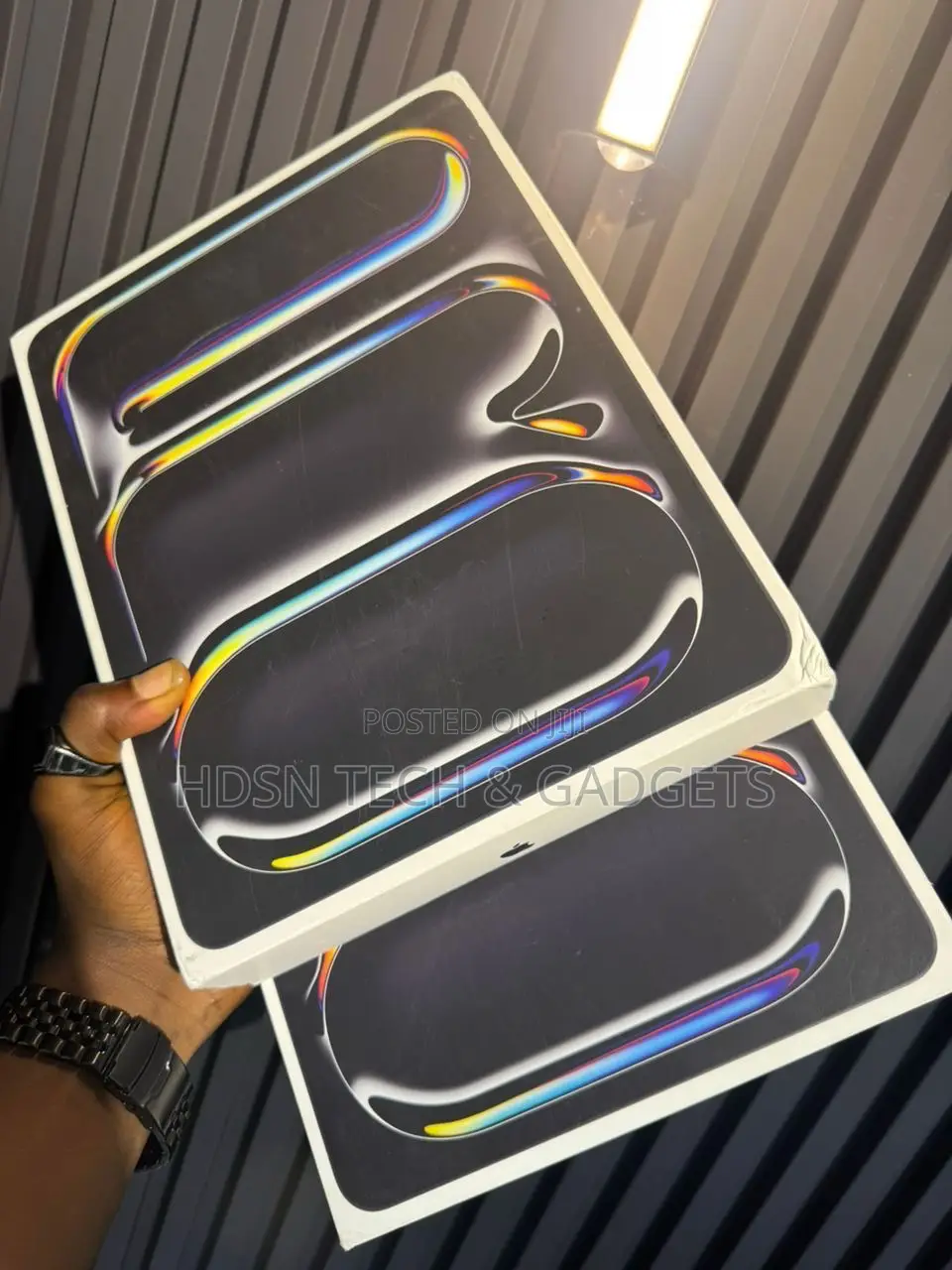 New Apple iPad Pro 13 (2025) 256 GB Black