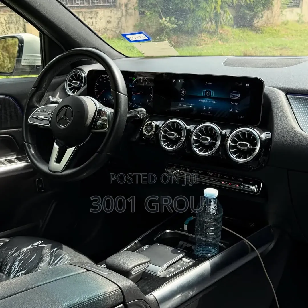 Mercedes-Benz GLA 250 2021 White