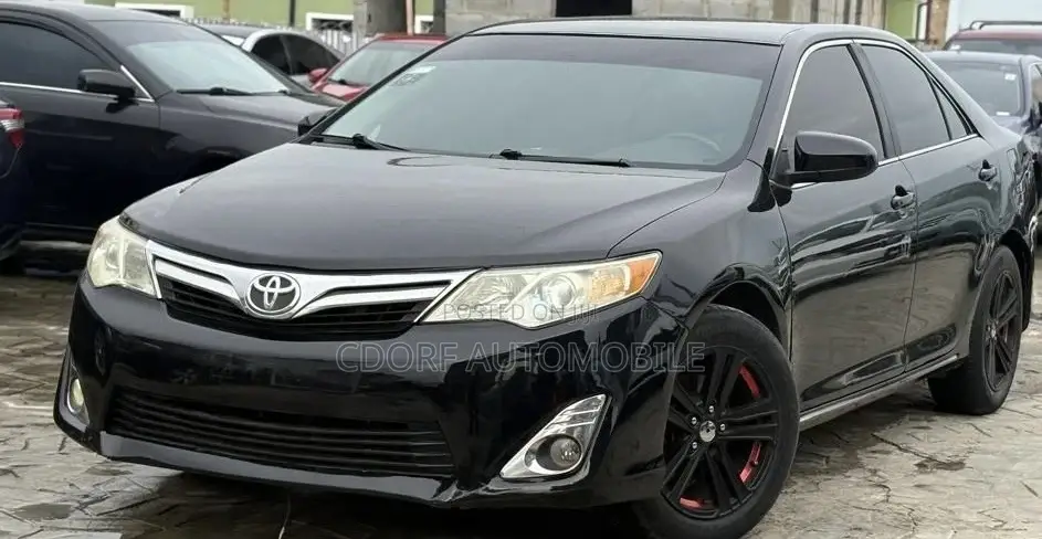 Toyota Camry LE 4dr Sedan (2.5L 4cyl 6A) 2013 Black