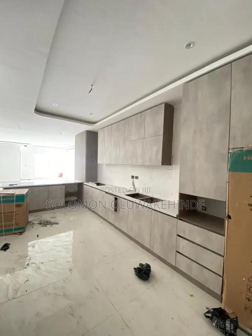 2bdrm Maisonette in Lekki Phase 1 for sale