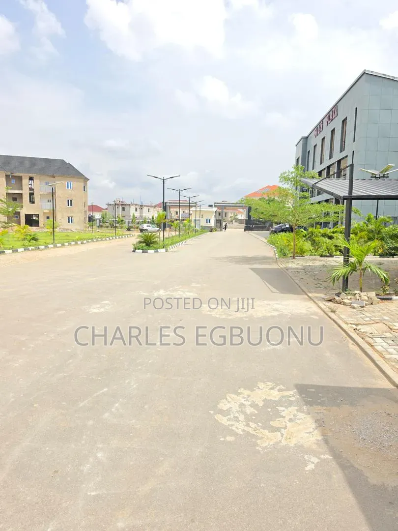 Luxury 2bedroom Duplex on the Airport Road.