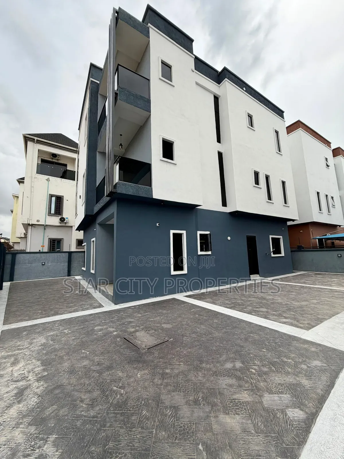 5bdrm Duplex in Magodo for sale