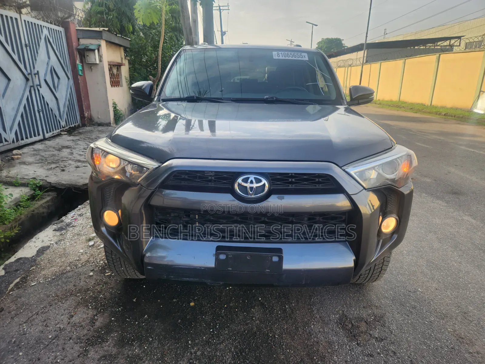 Toyota 4-Runner SR5 4x2 2019 Gray