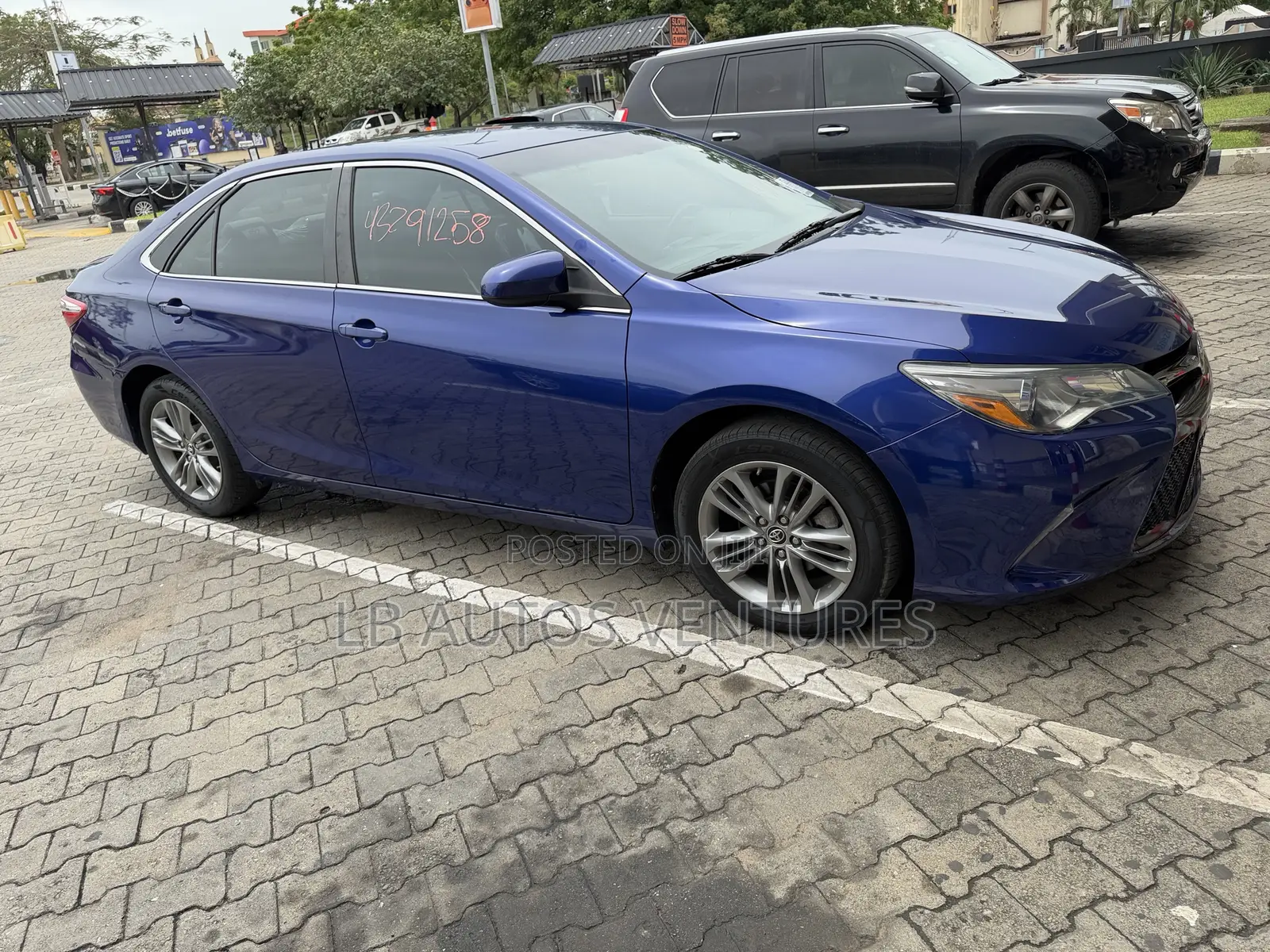 Toyota Camry 2016 Blue