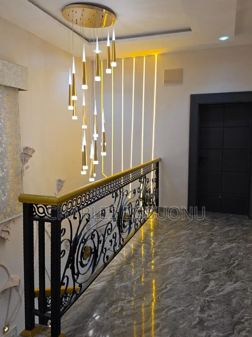 Ultra-Luxury Room in a 2bed Duplex.