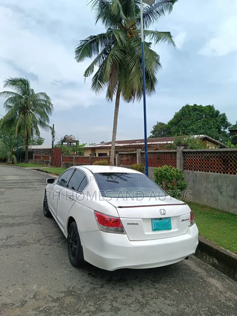 Honda Accord 2009 White
