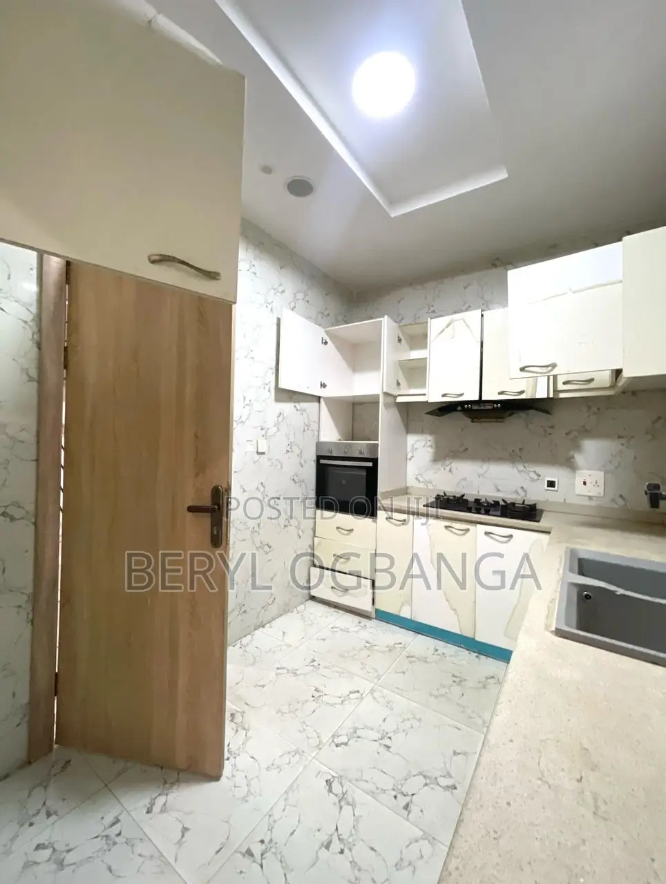 4bdrm Duplex in Lekki Phase 2 for rent