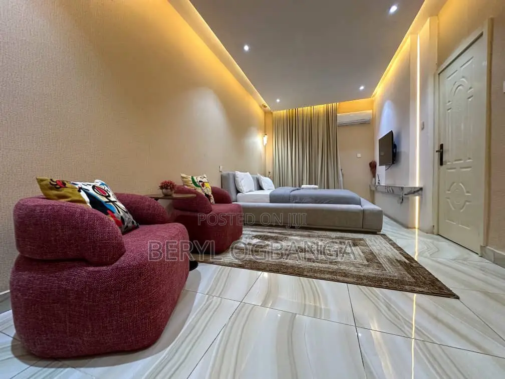 2bdrm Duplex in Banana Island for rent