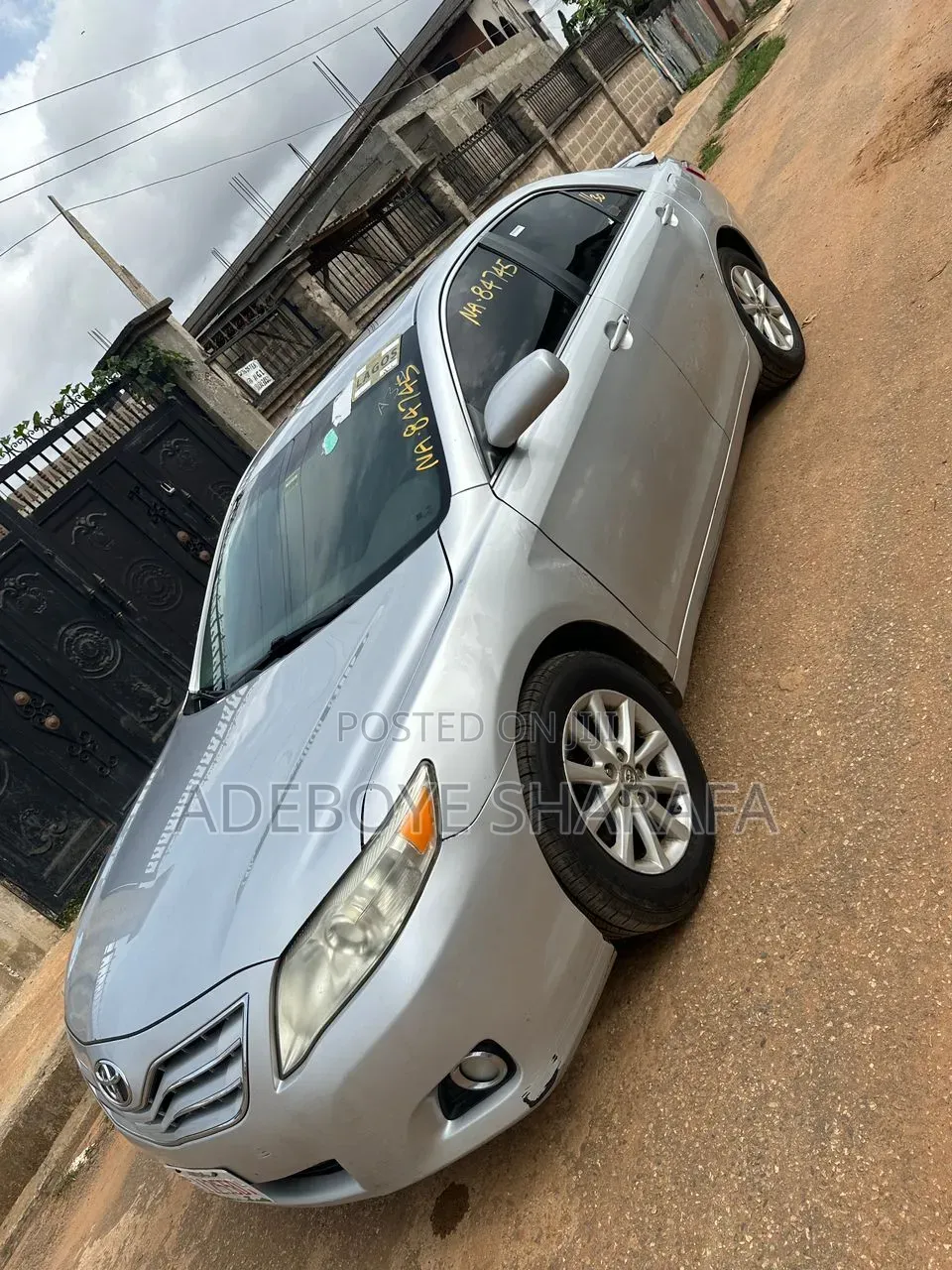 Toyota Camry XLE 4dr Sedan (2.5L 4cyl 6AM) 2010 Silver