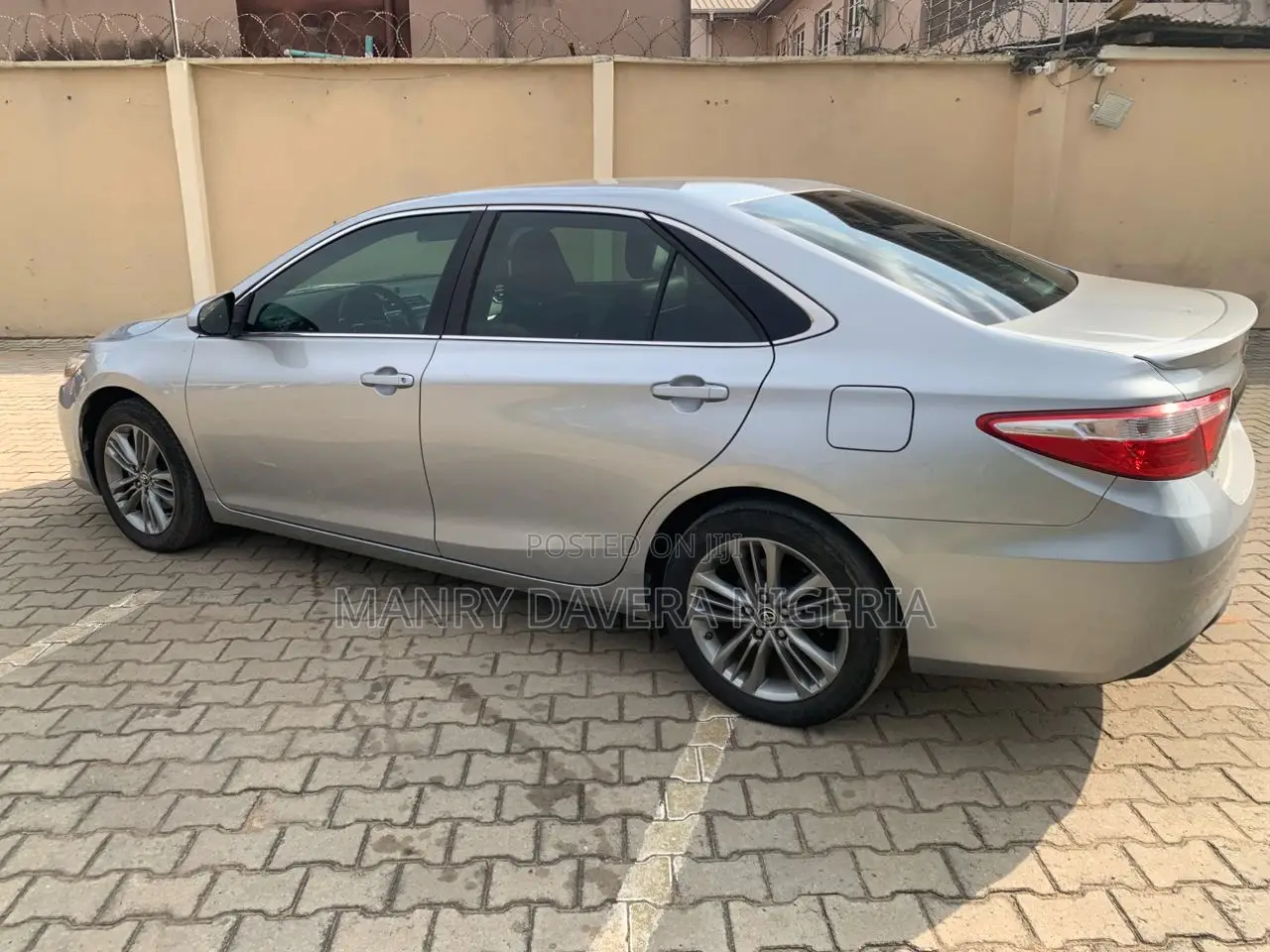 Toyota Camry 2016 Silver