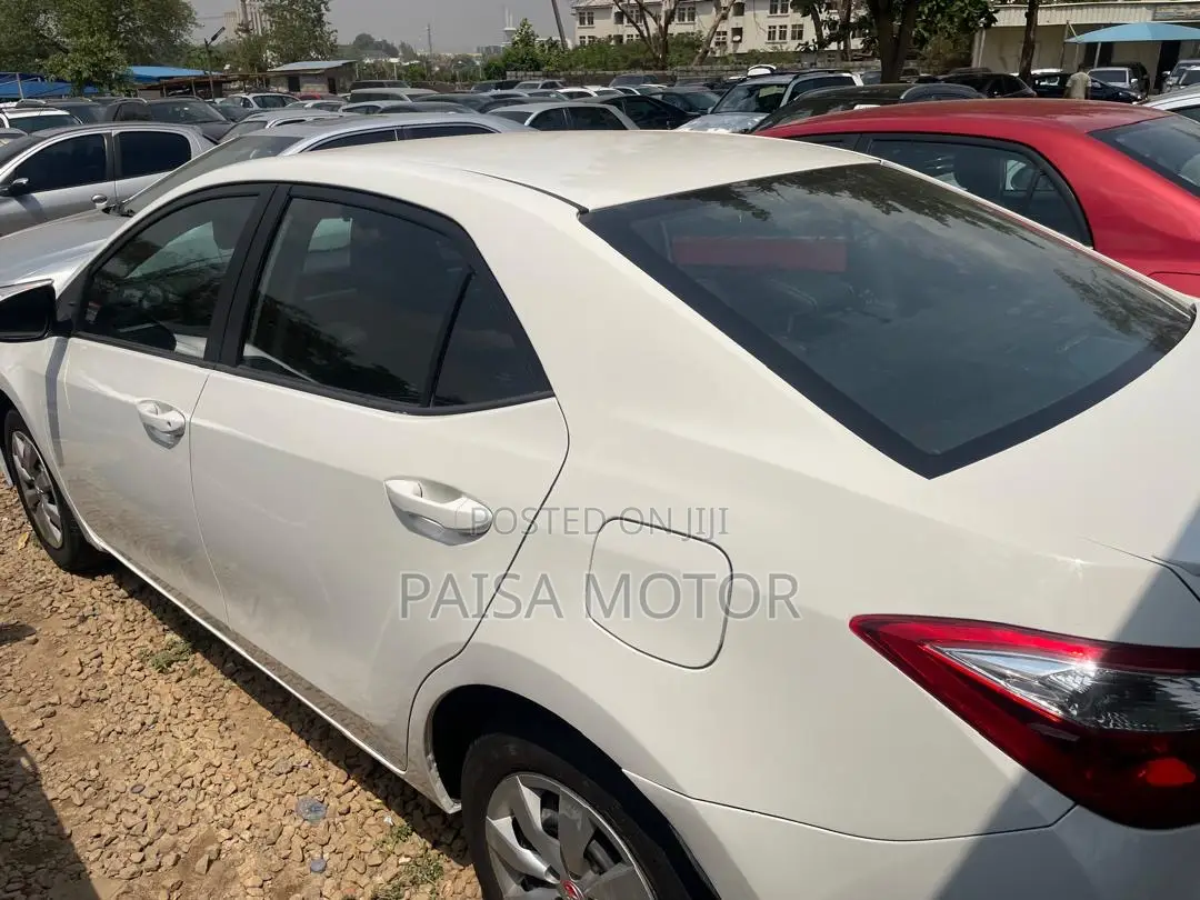 Toyota Corolla S 4dr Sedan (1.8L 4cyl CVT) 2016 White